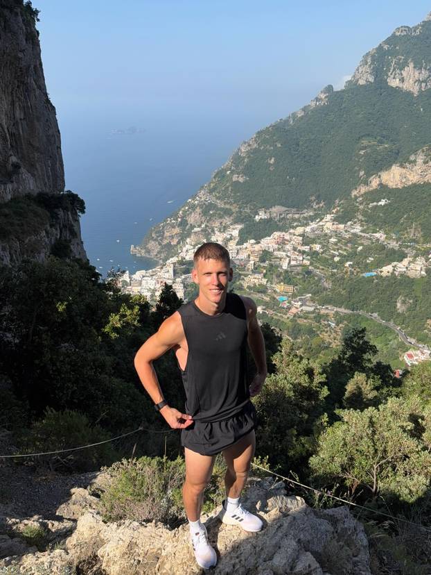 FOTO Neki planinare, drugi se kupaju u luksuzu. Ovako strani poznati sportaši pune baterije