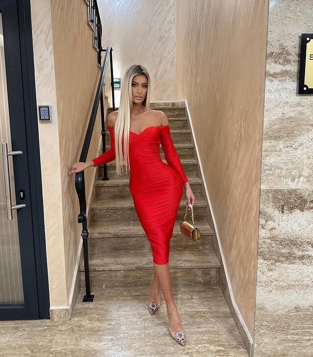 FOTO Kakve fotke! Pogledajte zavidnu liniju Lare - naše domaće fitness influencerice