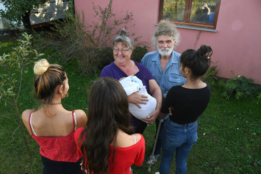 'Ovo nije biznis već poziv': Kod tete Nene dom ima 20 dječice