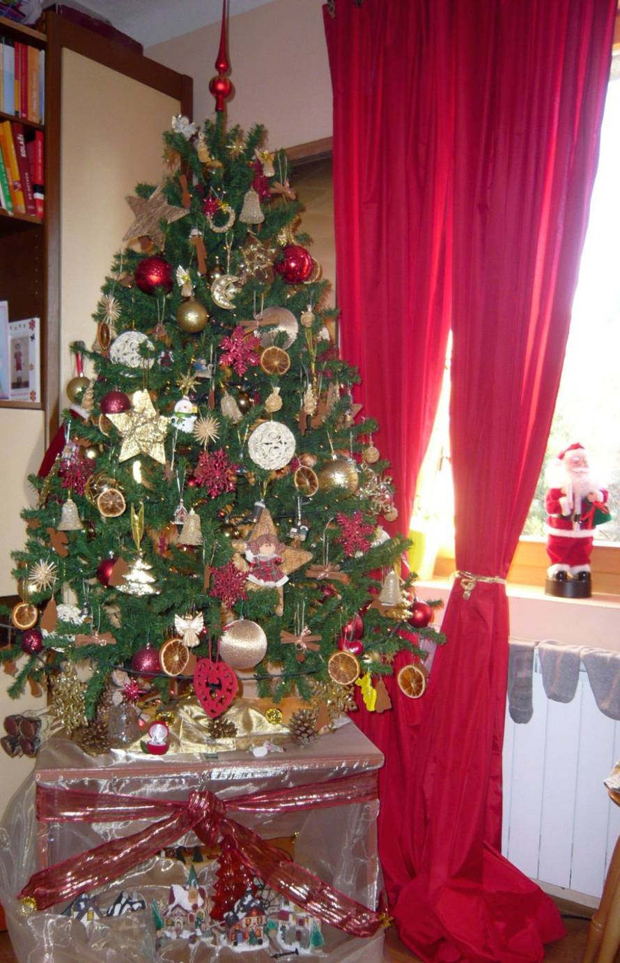 Šaljite fotografije božićnih jelki i osvojite vrijednu nagradu...