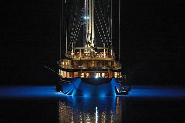 Jeff Bezos sa zaručnicom, Katy Perry i Orlandom Bloomom uživa na večeri na jahti kod Mljeta