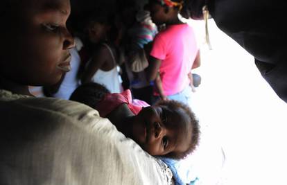 Stigla sezona kiša na Haiti pa ljudima prijeti malarija