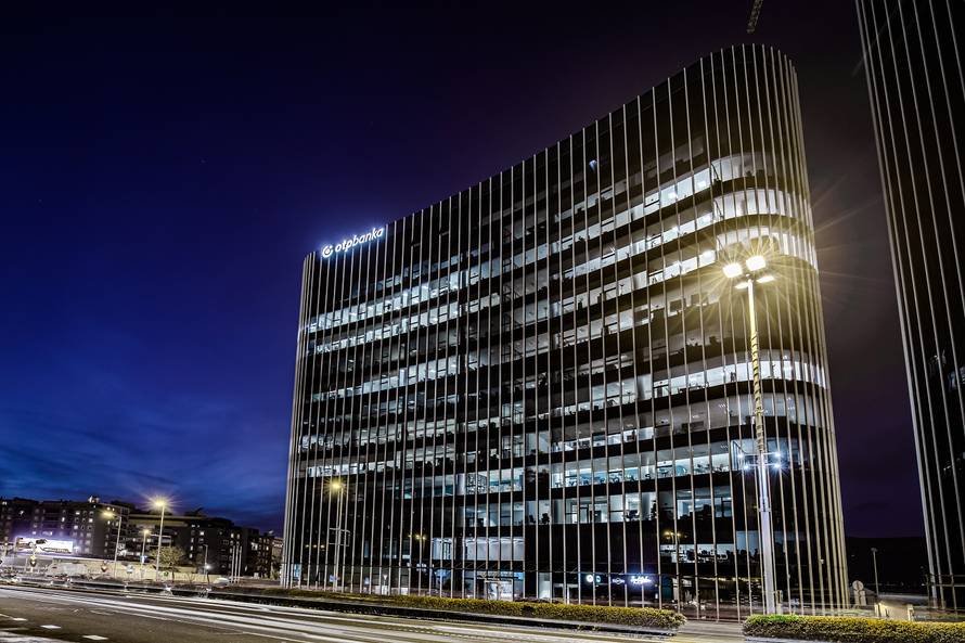 Banka koja razumije. Tu smo.