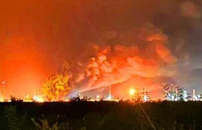 VIDEO Veliki požar u Mađarskoj. MOL-ova i Lukoilova rafinerija u plamenu: 'Iza ovog stoji Kijev!'