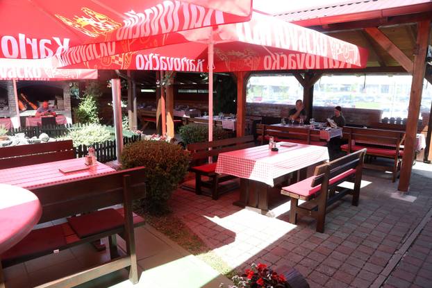 Sisak: Pe&ccaron;enjara Petica