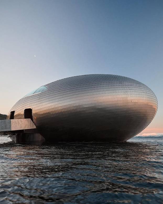 FOTO Spektakl na vodi: Biste li jeli u ovom futurističkom restoranu u norveškom fjordu?