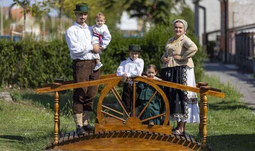 Mateo Čelebić je pravi šokac: 'Za sašiti nošnju sam majstor!'