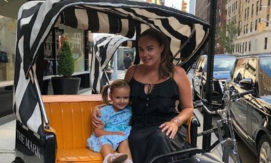 Požurila se: Ecclestone okitila bor šest tjedana prije Božića...