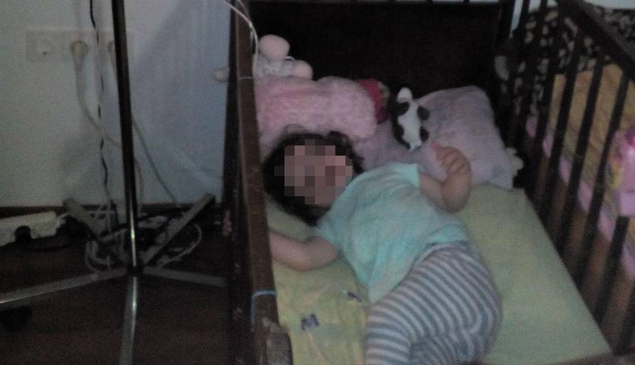 Tonka (3) se rodila s organima izvan tijela, a danas veselo trči