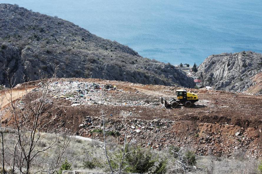 24SATA Sveti Juraj: Odlagalište otpada u sklopu Parka prirode Velebit