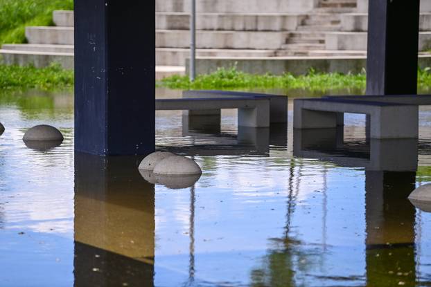 Ivanja Reka: Voda je došla do osnovne škole 