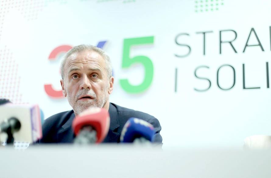 Zagreb: Stranka rada i solidarnosti predstavila  prijedlog za poveÄanje plaÄa u obrazovanju