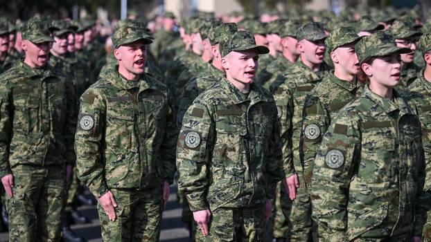 FOTO Milanović: 'O angažmanu vojske izvan domovine uvijek ćemo jako dobro razmisliti'