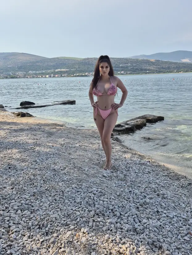 FOTO Stela iz 'Ljubav je na selu' skinula se u bikini: 'Koliko ljepote na jednome mjestu!'