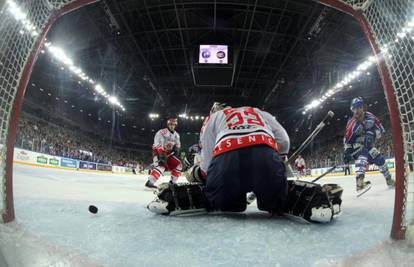 Medveščak 'Ice Fever' ludnicu otvorio je svladavši Jesenice!