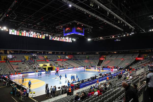 Zagreb: Zagrijavanje igrača na IHF Svjetskom rukometnom prvenstvu 2025., Slovenija - Kuba