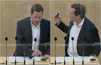 Zastupnik testirao Coca-Colu u parlamentu na koronu, zbog neznanja test ispao pozitivan