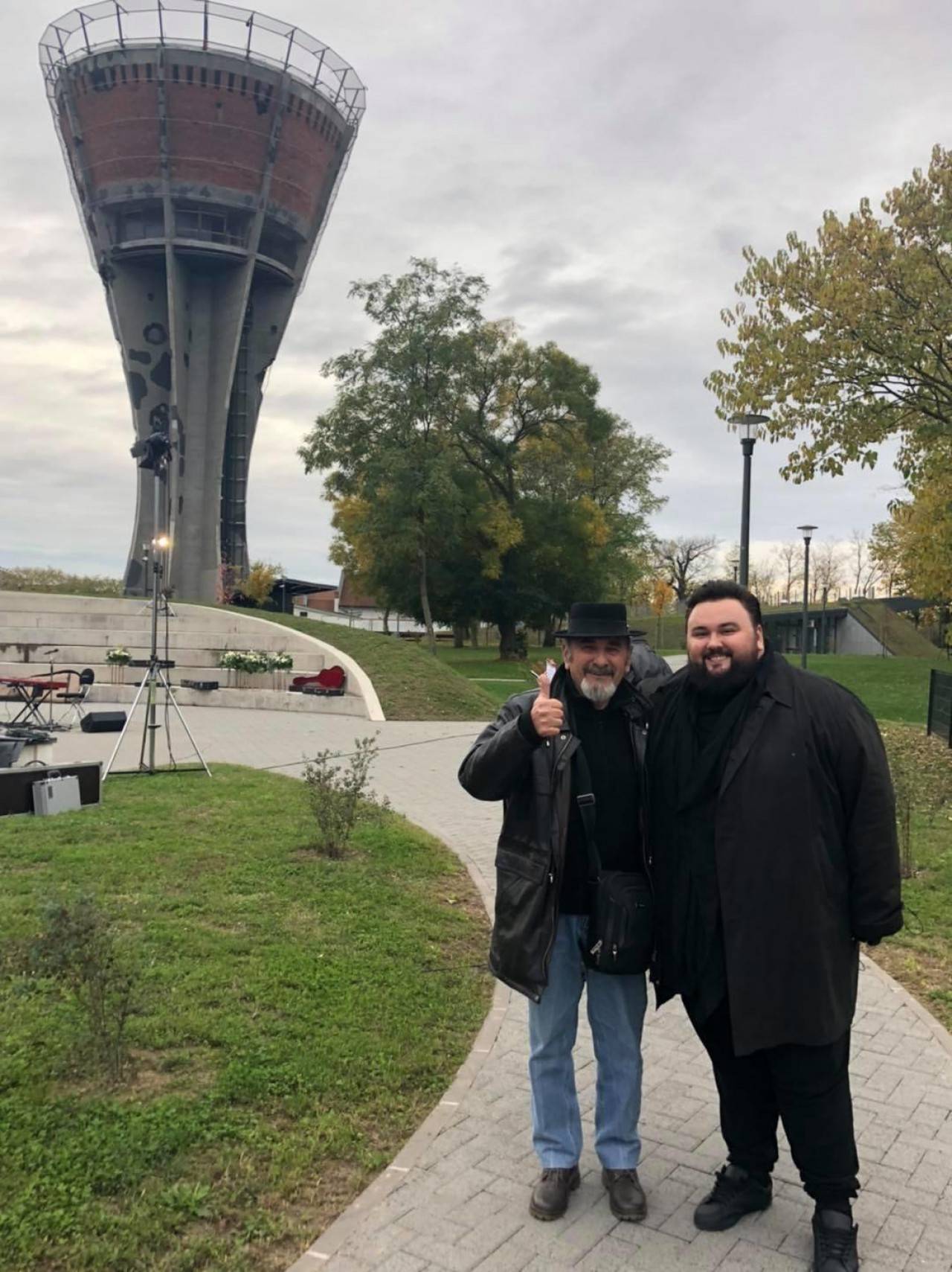 Jacques Houdek objavio snimku na kojoj pjeva kod Vodotornja i poručio: 'Zapamtite VukoWar!'