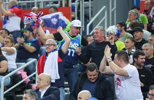 IHF Svjetsko rukometno prvenstvo 2025., Slovenija - Island