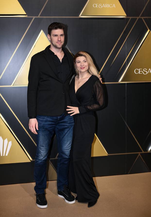 Zagreb: Cesarica gala party