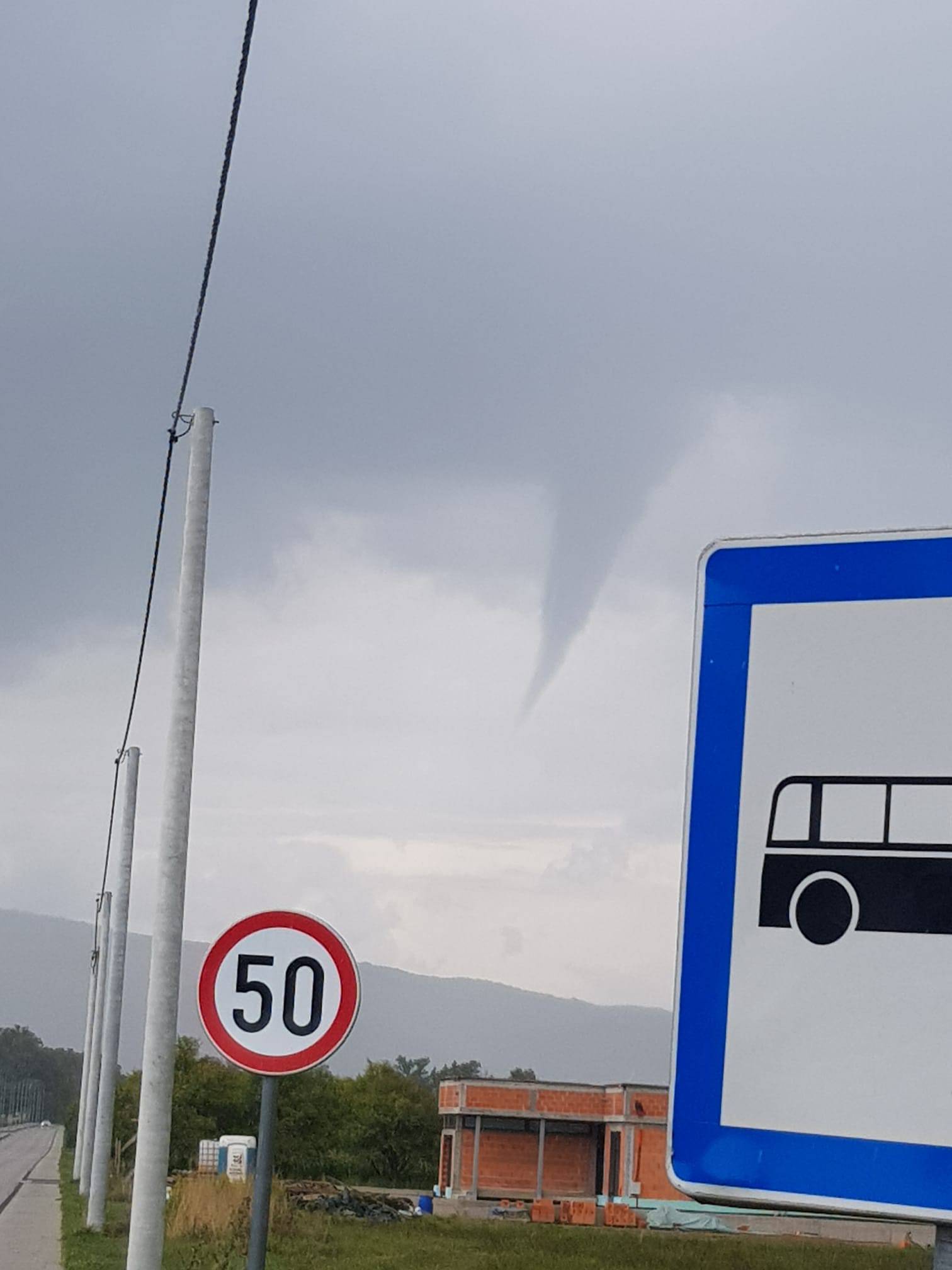 VIDEO Velika pijavica kod Sljemena uplašila Zagrepčane: 'Trajala je dvije minute'