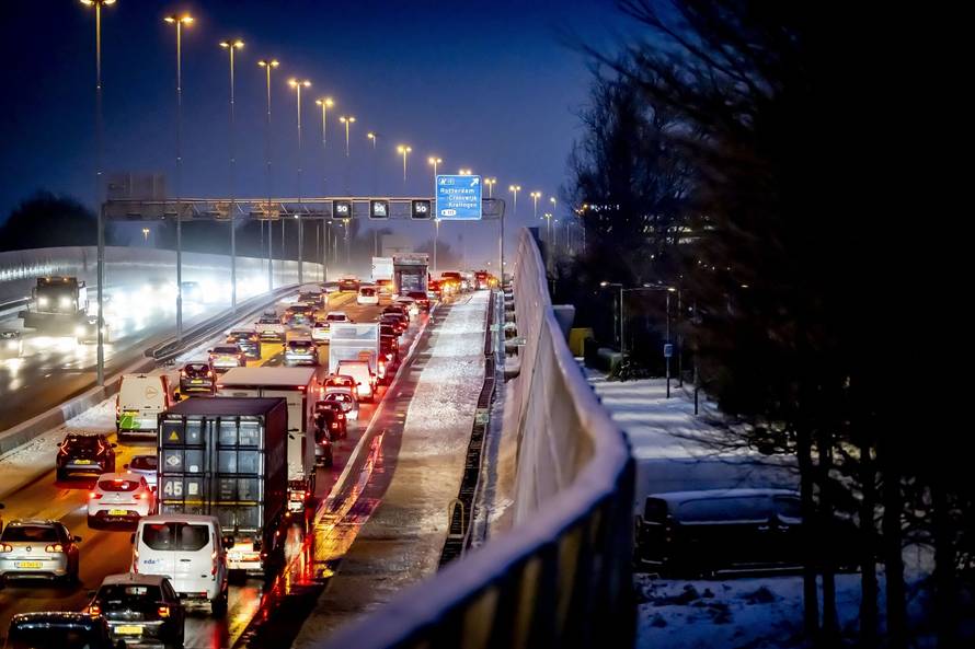 Code orange for slippery conditions and snow