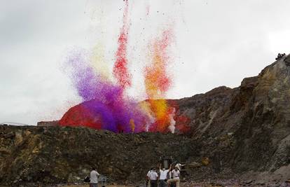 Sony ispalio 8 milijuna latica iz vulkana za novi 4K televizor
