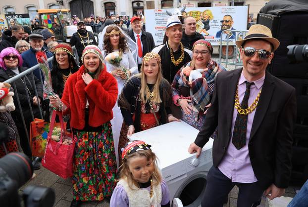 Velika povorka maskiranih grupa na 200. Samoborskom fašniku