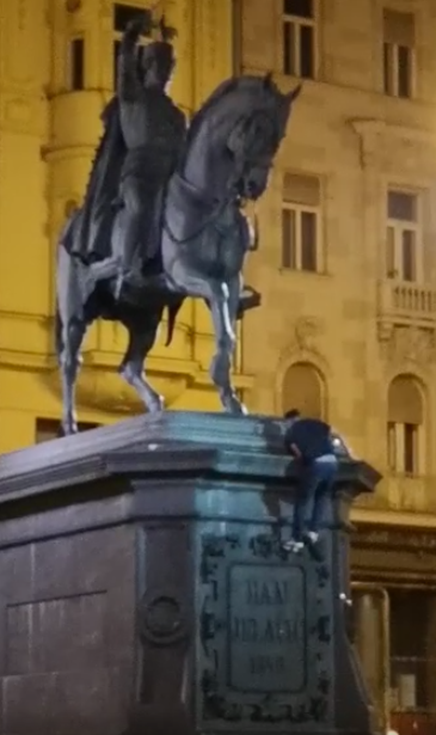 Ban je ustao, on nije: Penjao se pa tresnuo s više od dva metra