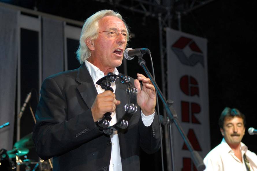 Split: 07.12.1947. ro?en poznati hrvatski glazbenik Oliver Dragojevi?