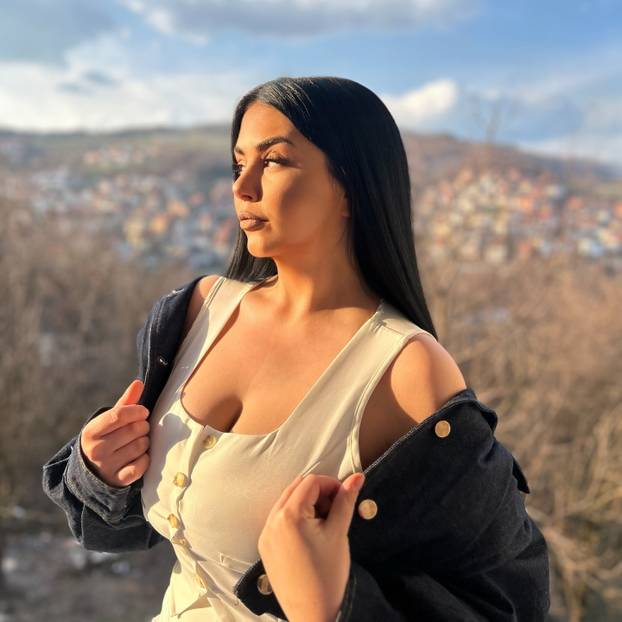 FOTO I ona sanja put u Ameriku! Sarajevska novinarka osvojila Wales, privela Štimca i Henryja