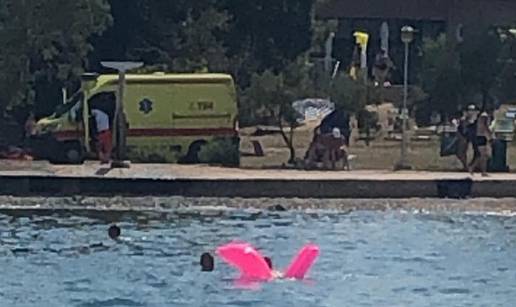 Na zadarskoj plaži u pola sata dvoje umrlo od zatajenja srca