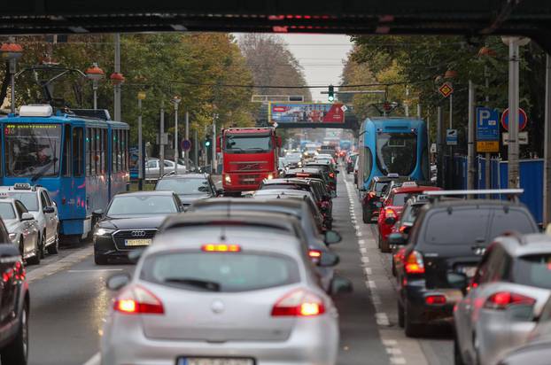 Zagreb: Velike gužve zbog zastoja tramvajskog prometa