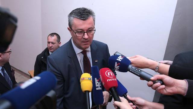 'Hasanbegović dobro radi, a prijevremenih izbora neće biti'