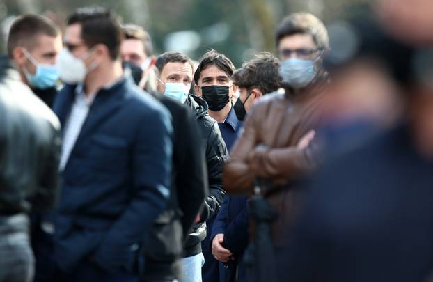 Sprovod velikana hrvatskog nogometa Zlatka Kranjčara na zagrebačkom groblju Mirogoj