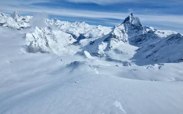 Rescue operation after six touring skiers went missing in Evolene