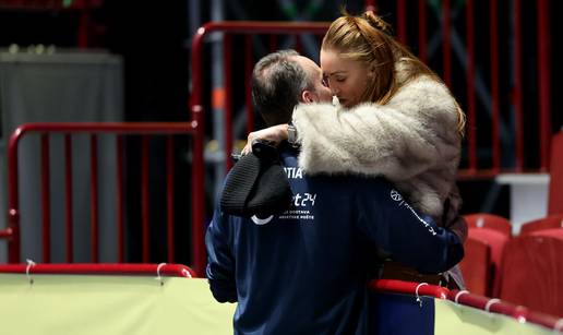 FOTO Sigurdsson nakon pobjede u ljubavnom klin&ccaron;u s ljepoticom!