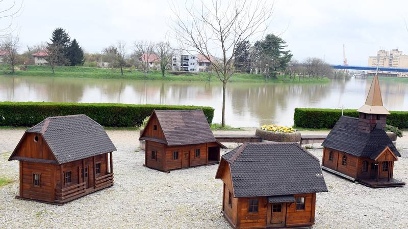 FOTO Kulturna baština: Sisak krasi maketa posavskog sela