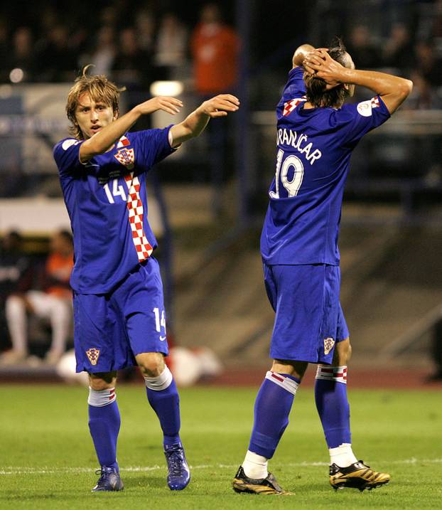 ARHIVA - 2006. Zagreb: Vatreni i "maksimirska krtica" srušili su Englesku 