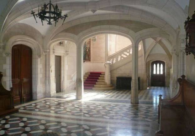 FOTO Dvorci diljem svijeta na prodaju! Neki imaju 200 soba, tamnice, jezera, šume i potoke