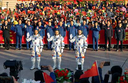 Najmlađa posada astronauta iz Kine krenula na šestomjesečnu misiju na svemirsku postaju