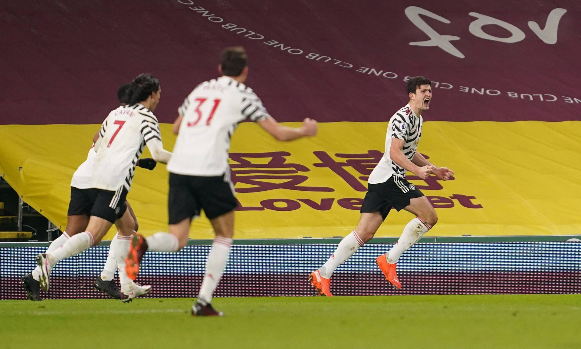 Premier League - Burnley v Manchester United