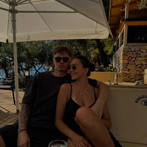 FOTO Horor ozljeda uništila mu transfer u Dinamo. Ona mu je najveća podrška: 'Samo polako'