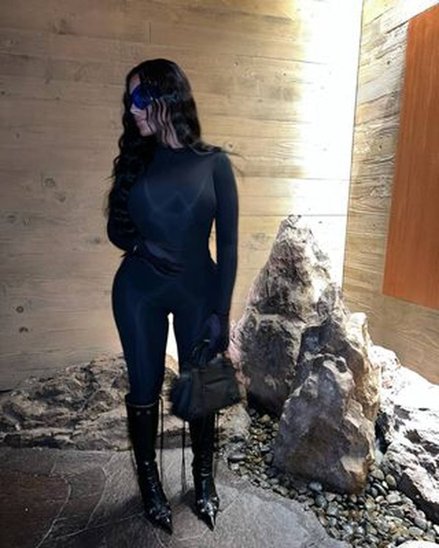 Kanye ponovno ljubi, a njegovi obožavatelji su šokirani: 'Ona je klon Kim Kardashian, jezivo!'