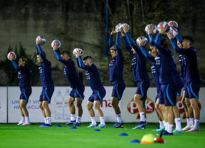 Zagreb: Nogometna reprezentacija odradila trening na terenu Hitrec Kacijan