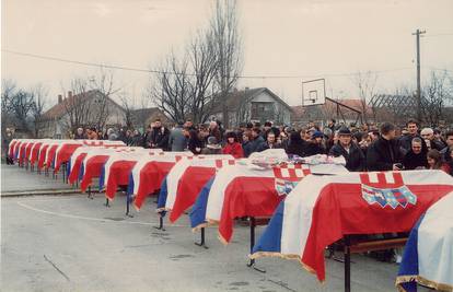 Pokolj u Tovarniku: Nitko nije odgovarao za ubojstva 75 ljudi