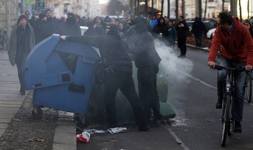 Žestoki sukob policajaca i desničara na ulicama Leipziga 