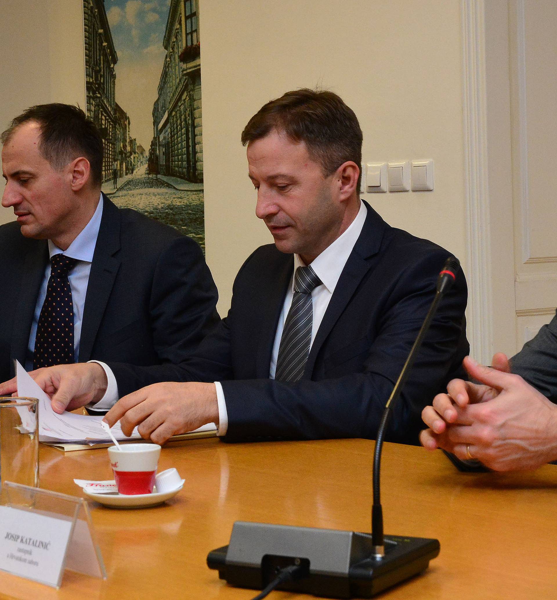 Slavonski Brod u isto vrijeme su posjetila čak tri ministra