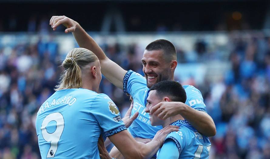 Premier League - Manchester City v Fulham
