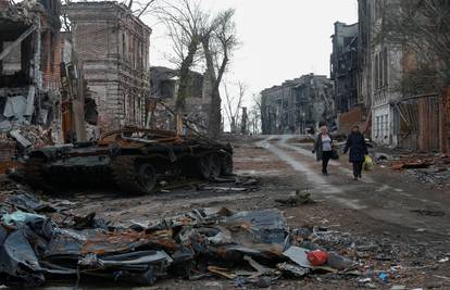 Rusija: Ukrajinski borci čvrsto su blokirani u čeličani Azovstal